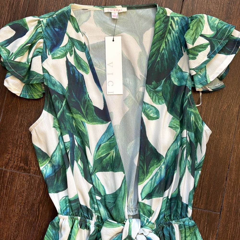NEW Luxxel Ruffle Tie Romper Size S - Picture 3 of 8